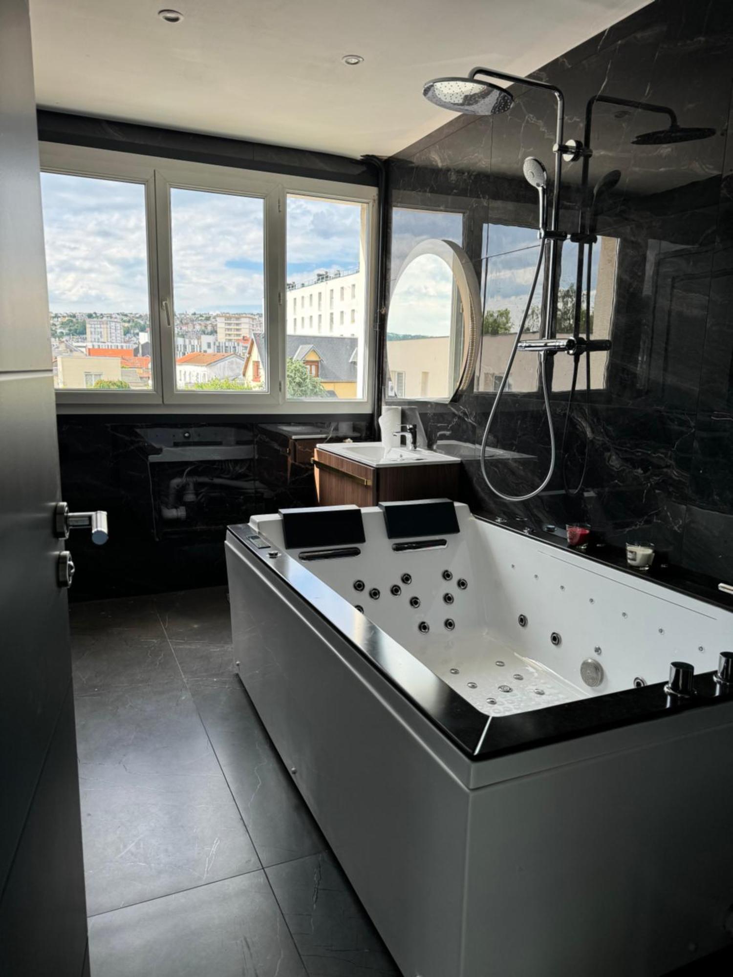 Appartement Jacuzzi Le Havre Exteriör bild